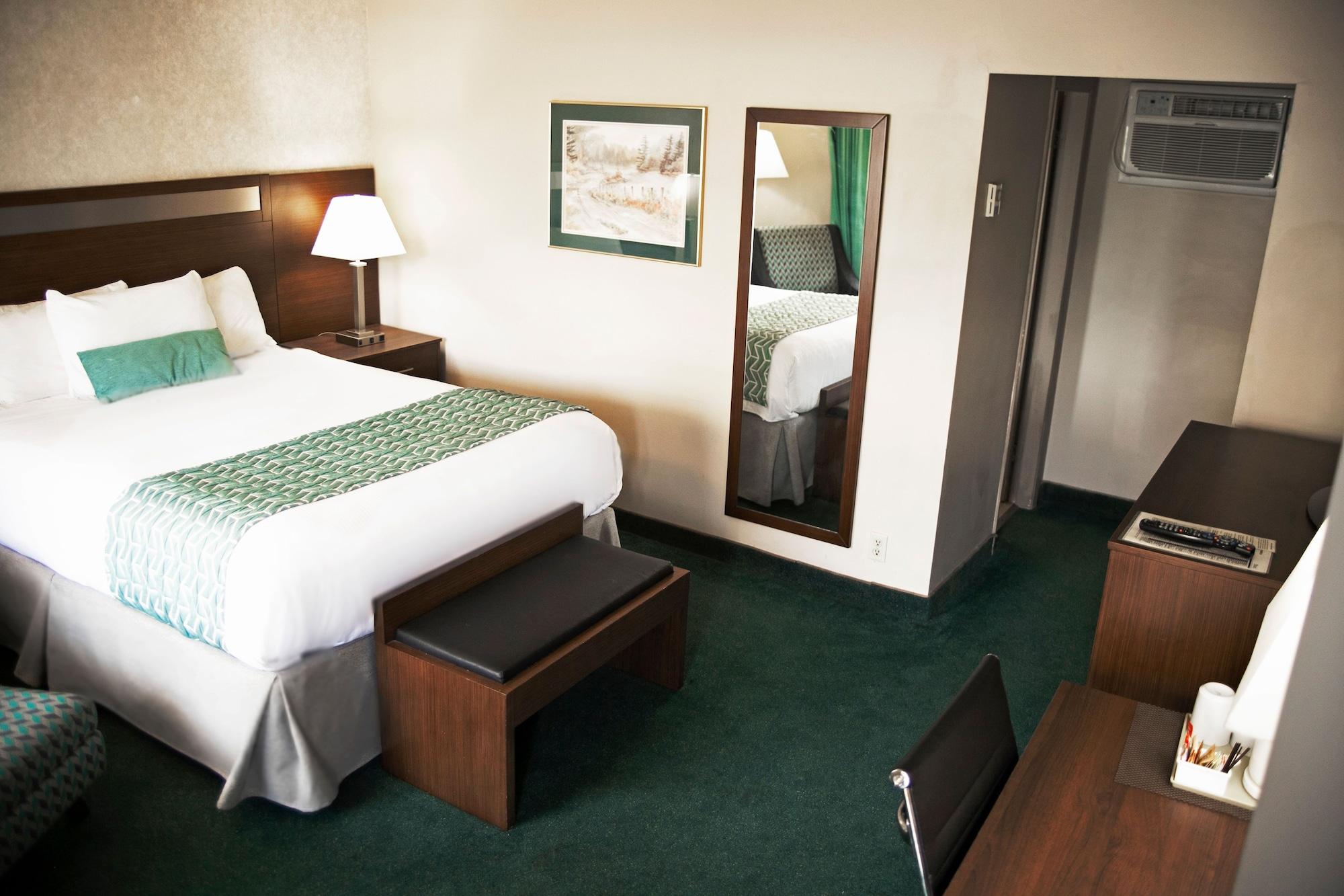 Ramada By Wyndham Quesnel Exterior foto